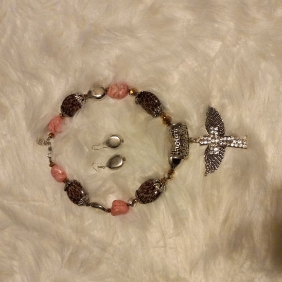 Leopard & Stone Cross Wings Chunky Necklace Earring Set - Picture 2 of 4